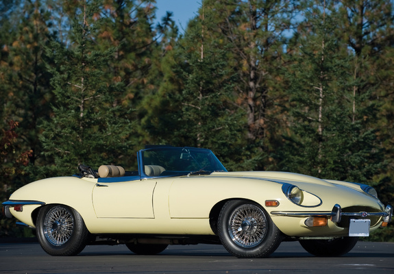 Photos of Jaguar E-Type Open Two Seater (Series II) 1968–71