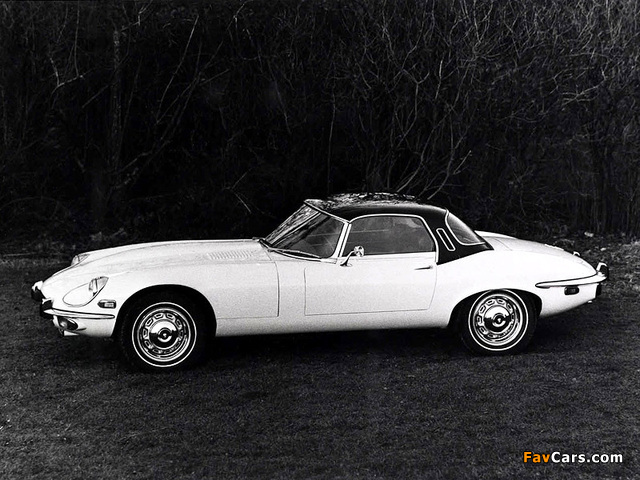 Photos of Jaguar E-Type V12 Open Two Seater (Series III) 1971–75 (640 x 480)