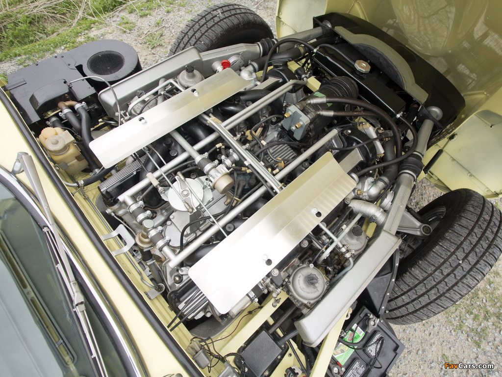 Photos of Jaguar E-Type V12 Fixed Head Coupe (Series III) 1971–75 (1024 x 768)