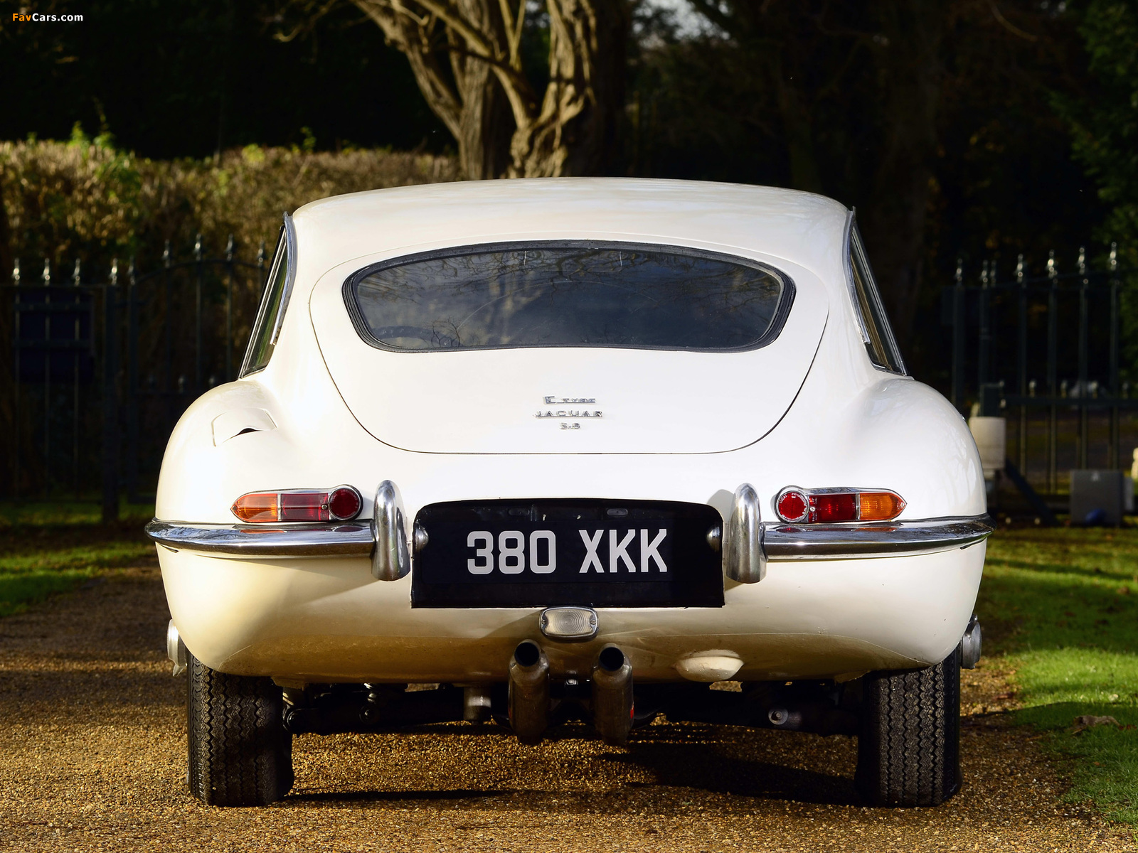 Pictures of Jaguar E-Type Fixed Head Coupe (Series I) 1961–67 (1600 x 1200)
