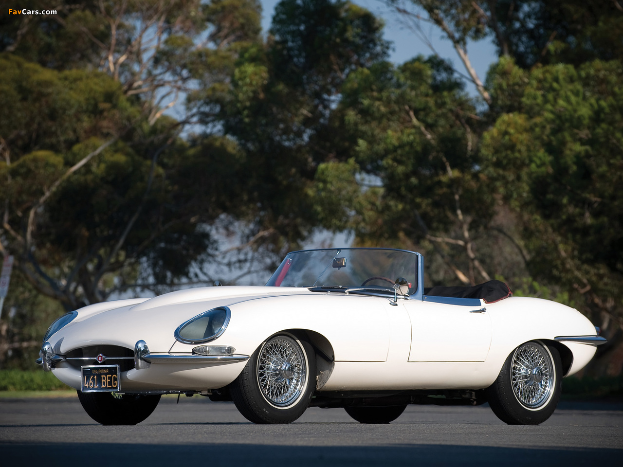 Pictures of Jaguar E-Type Open Two Seater (Series I) 1961–67 (1280 x 960)