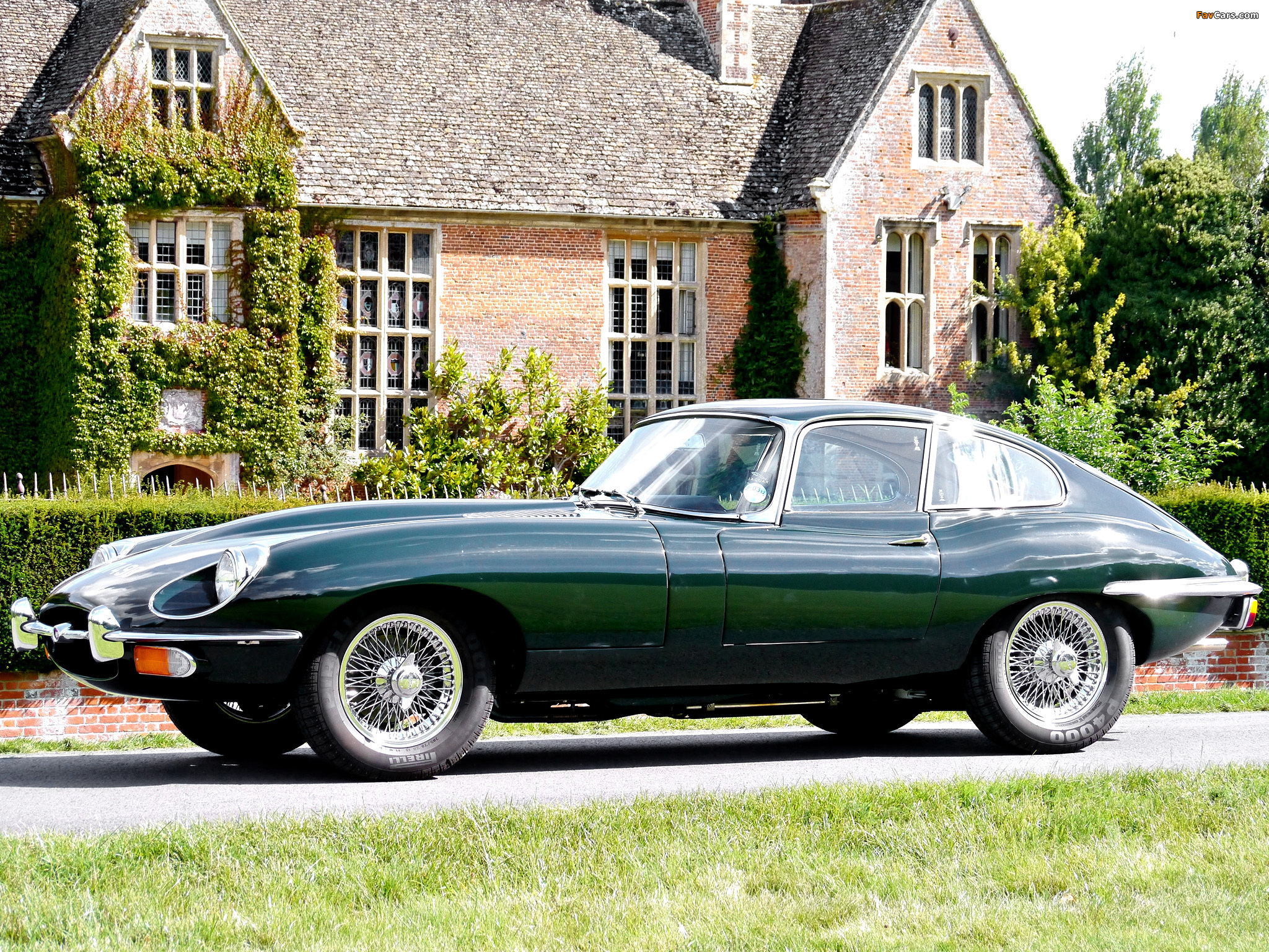 Pictures of Jaguar E-Type Fixed Head Coupe (Series II) 1968–71 (2048 x 1536)
