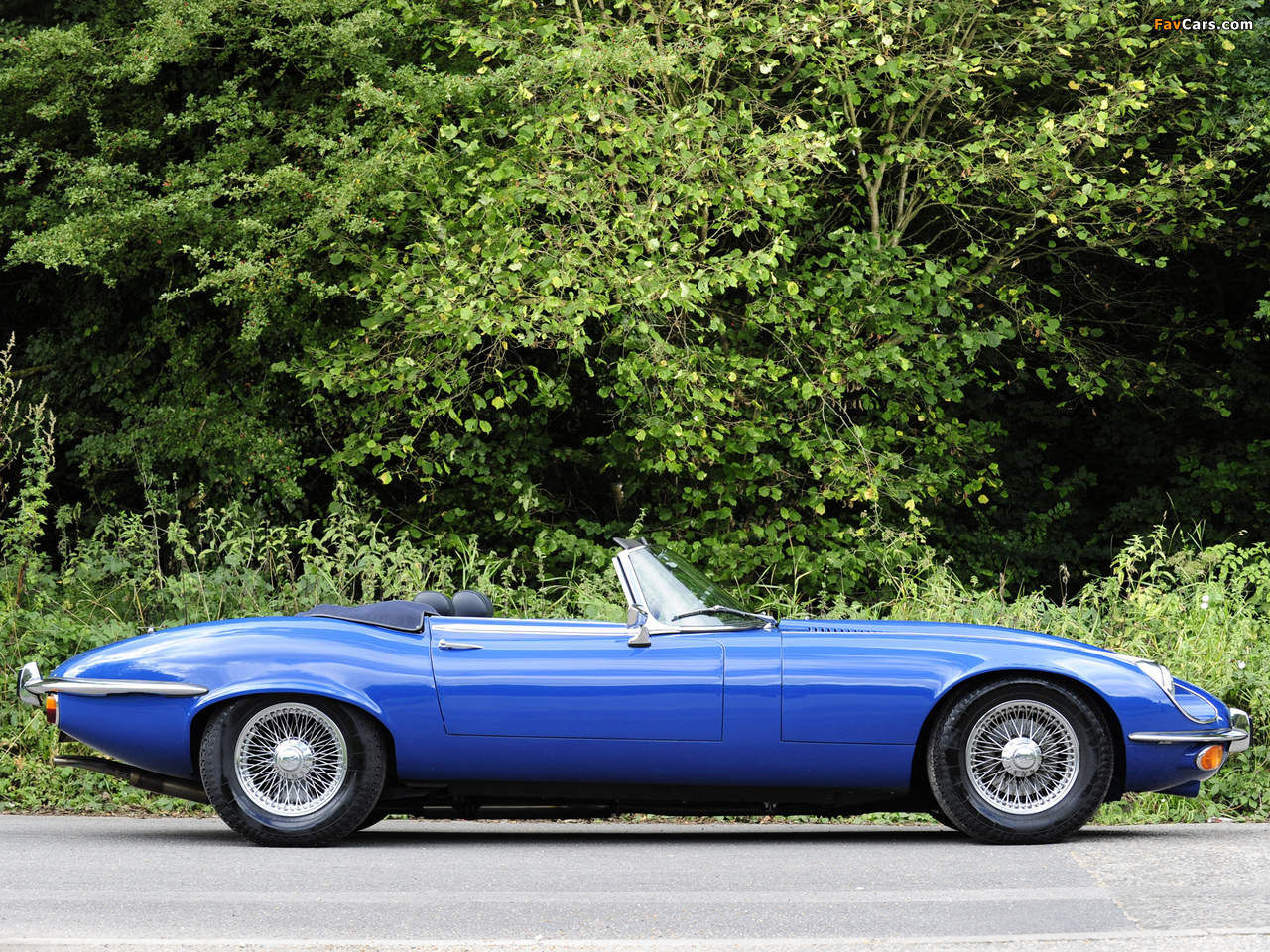 Pictures of Jaguar E-Type V12 Open Two Seater UK-spec (Series III) 1971–74 (1280 x 960)
