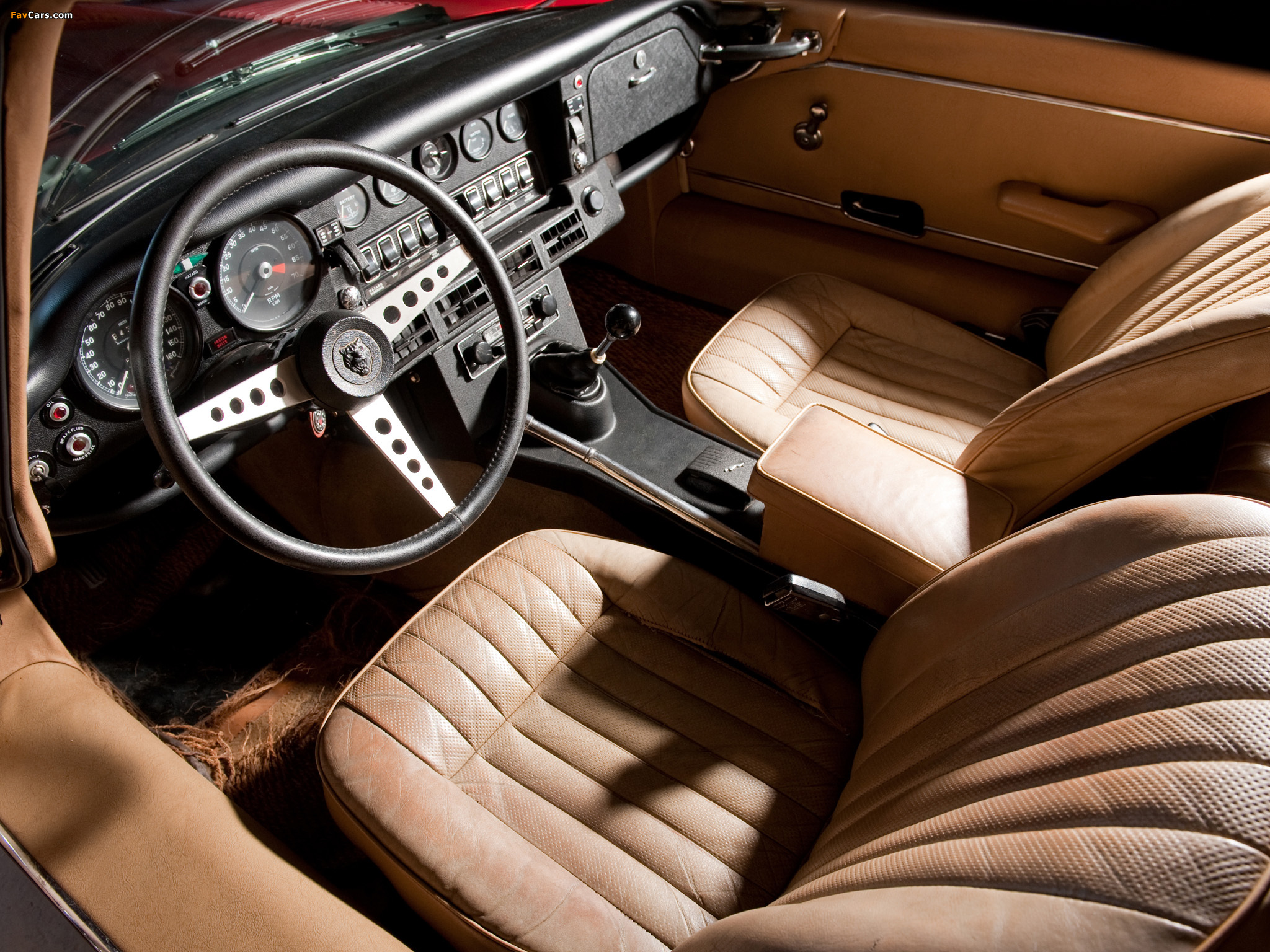 Jaguar E-Type V12 Fixed Head Coupe (Series III) 1971–75 wallpapers (2048 x 1536)