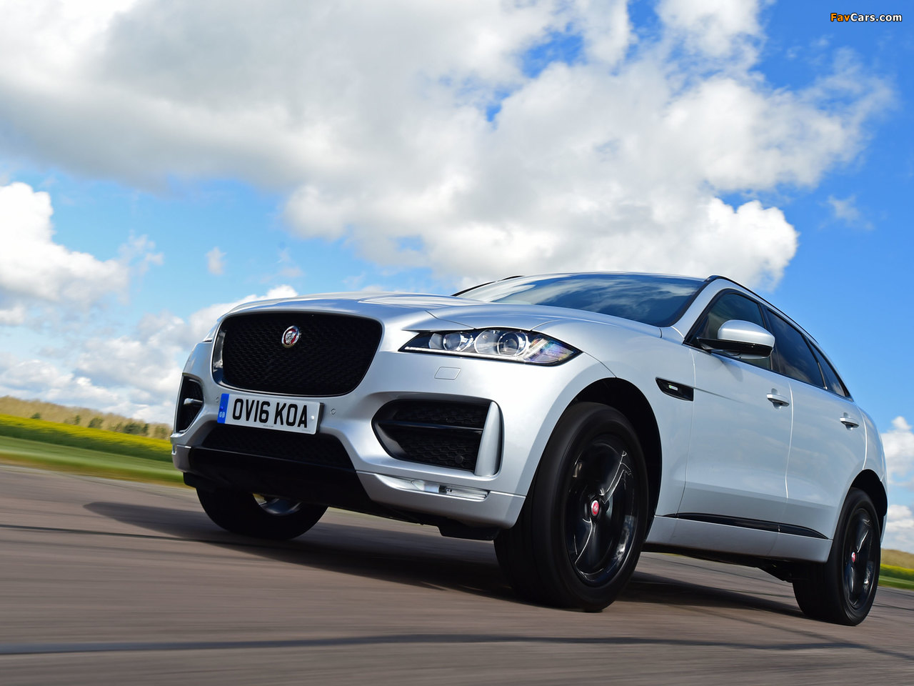 Images of Jaguar F-Pace 20d AWD R-Sport UK-spec 2016 (1280 x 960)