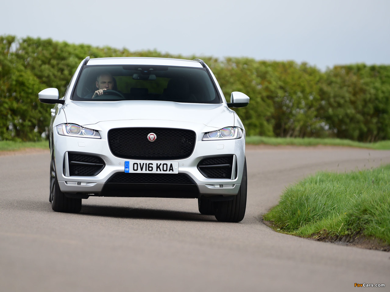 Pictures of Jaguar F-Pace 20d AWD R-Sport UK-spec 2016 (1280 x 960)