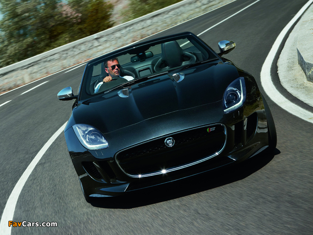Images of Jaguar F-Type V8 S UK-spec 2013 (640 x 480)