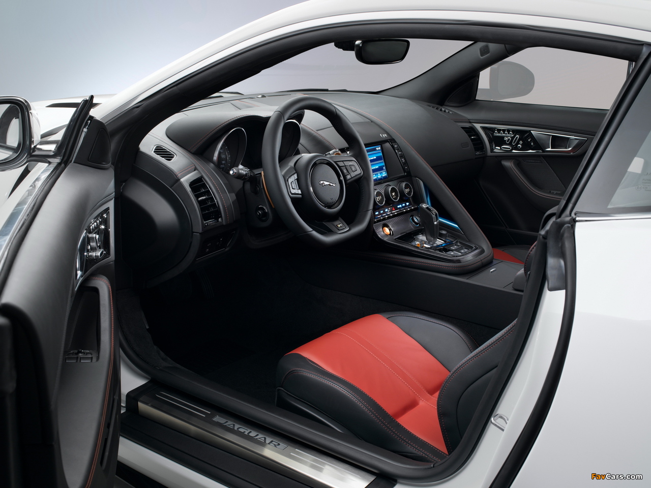 Jaguar F-Type R Coupé 2014 pictures (1280 x 960)