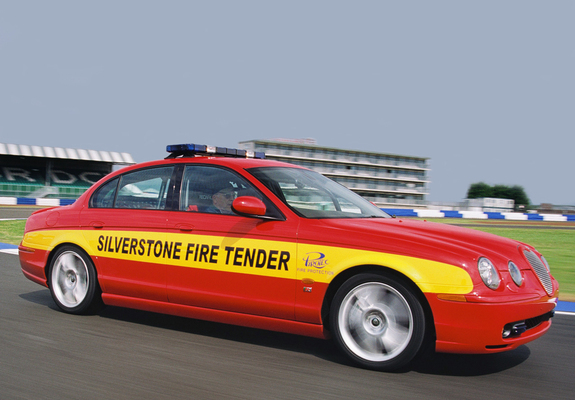 Jaguar S-Type R Silverstone Fire Tender 2002–03 wallpapers