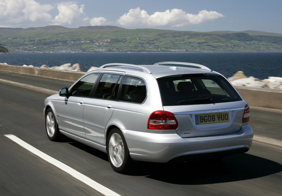 Images of Jaguar X-Type Estate 2007–09