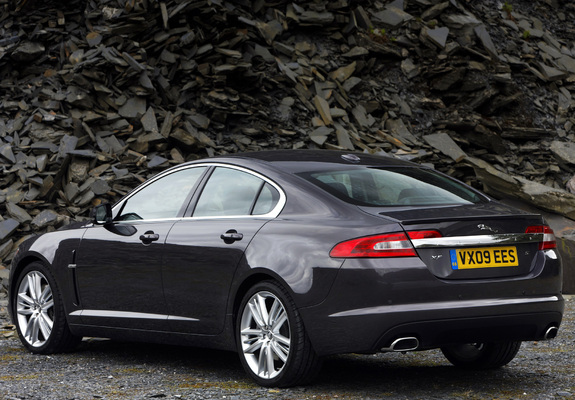 Images of Jaguar XF Diesel S 2009–11