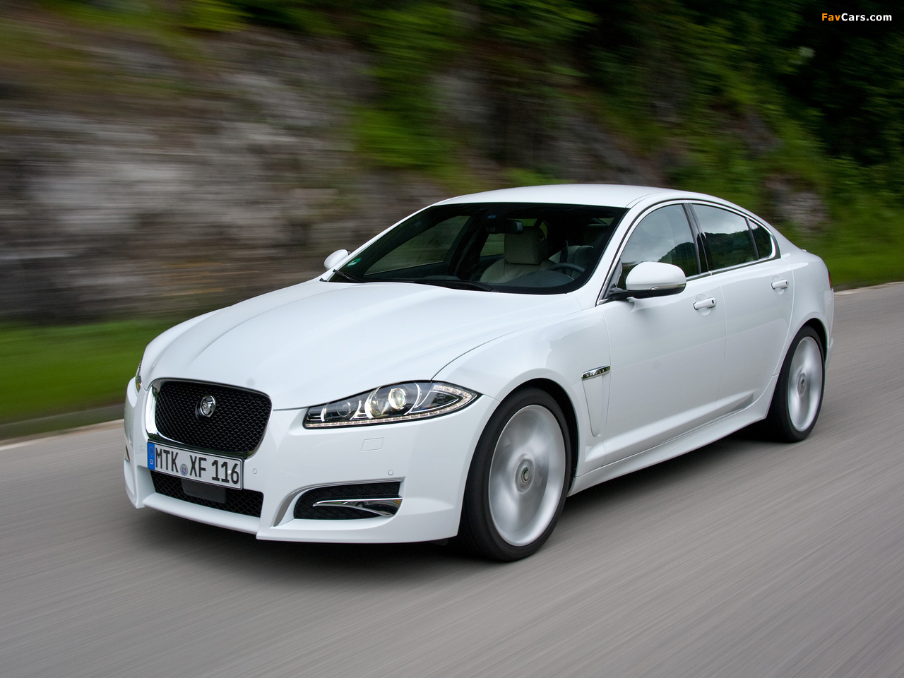 Images of Jaguar XF 3.0 Diesel Option Pack 2011 (1280 x 960)