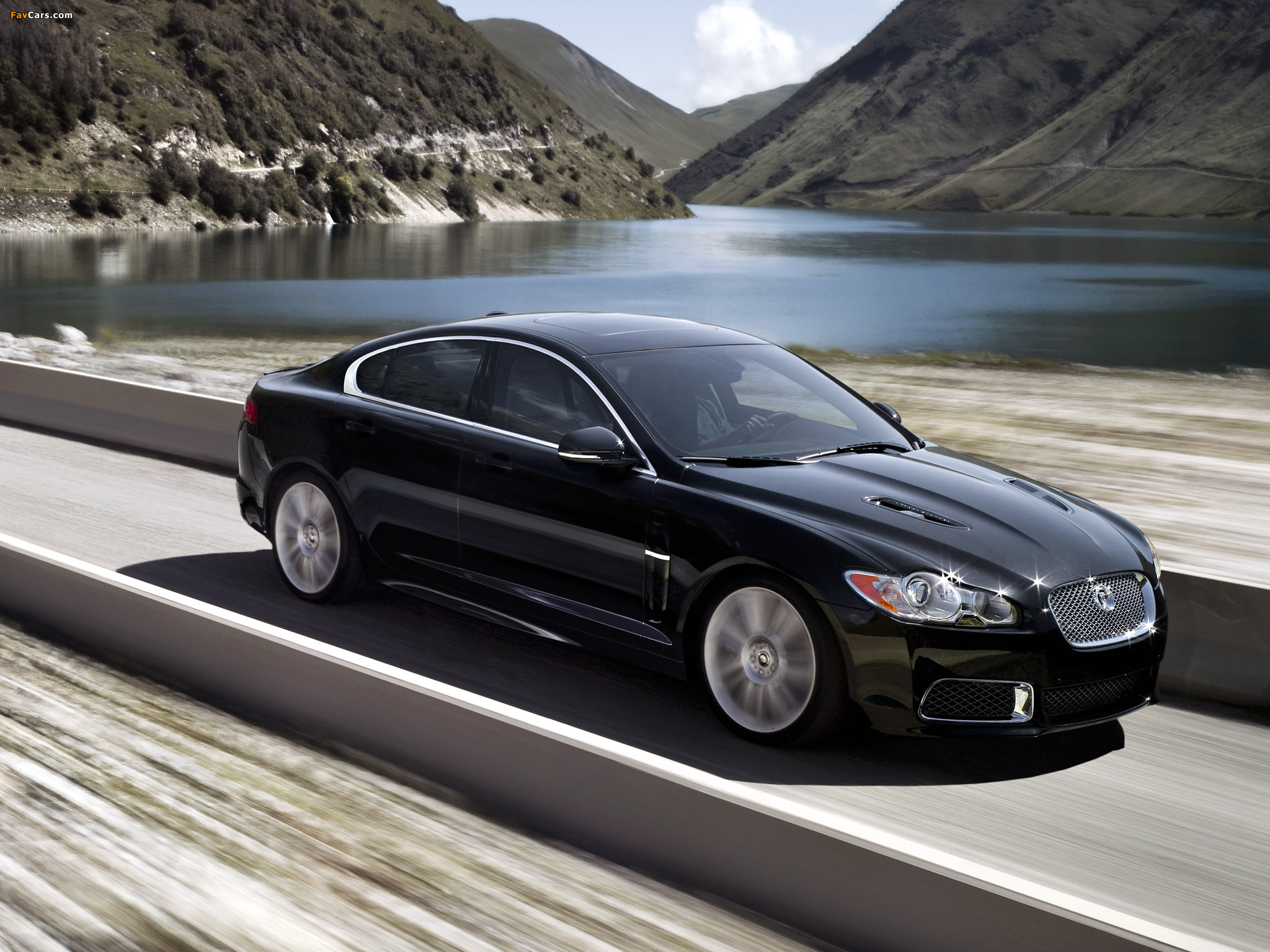Jaguar XFR 2009–11 pictures (2048 x 1536)