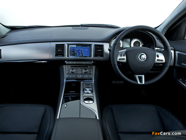 Jaguar XF Diesel S Option Pack UK-spec 2010–11 pictures (640 x 480)
