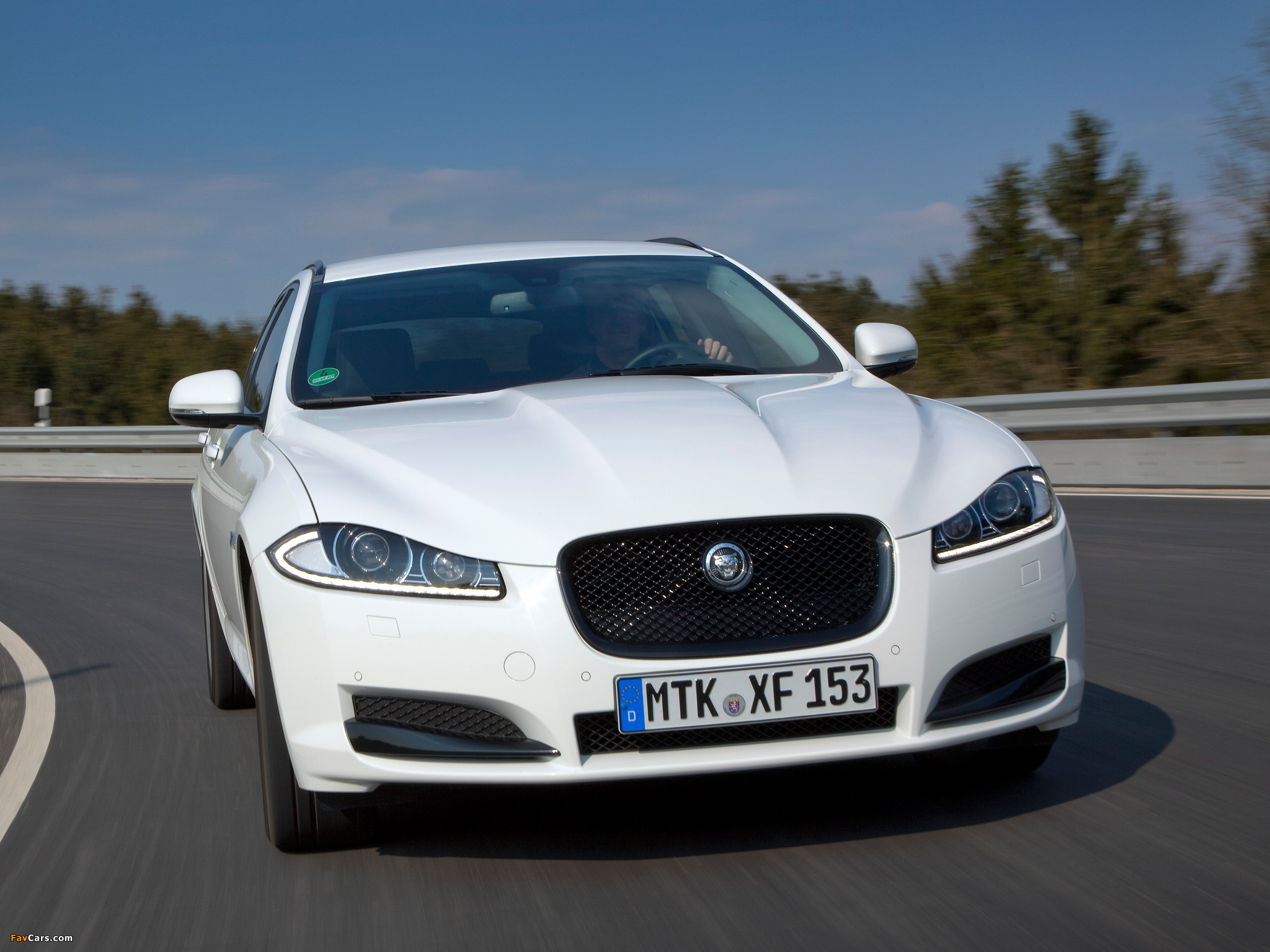 Jaguar XF Sportbrake 2012 images (2048 x 1536)