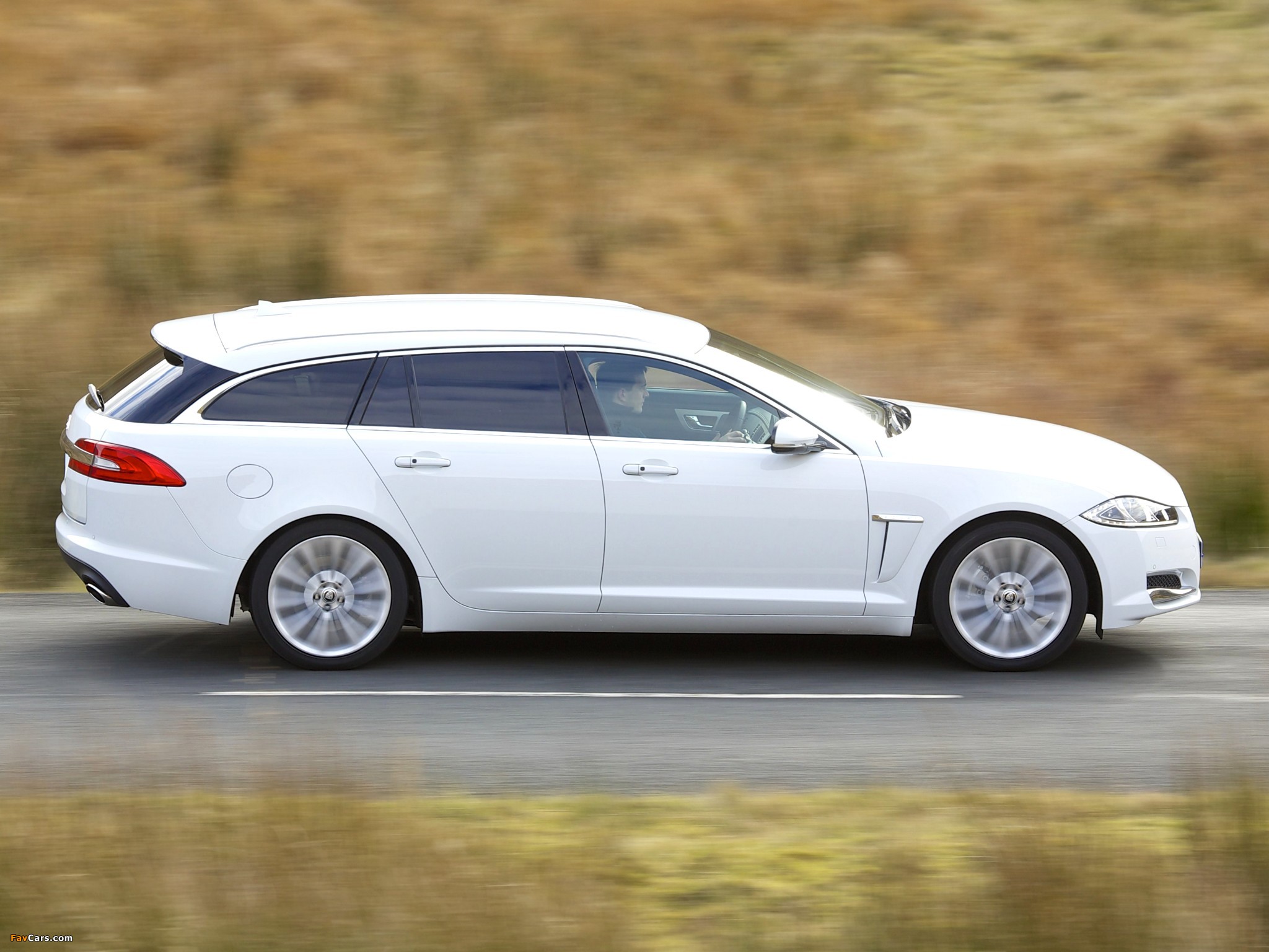 Jaguar XF Sportbrake UK-spec 2012 photos (2048 x 1536)