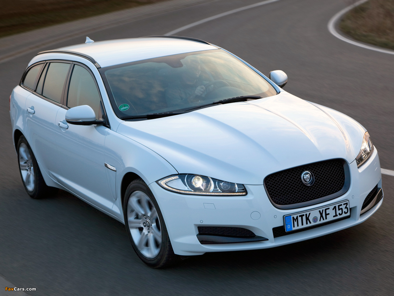 Jaguar XF Sportbrake 2012 pictures (1280 x 960)