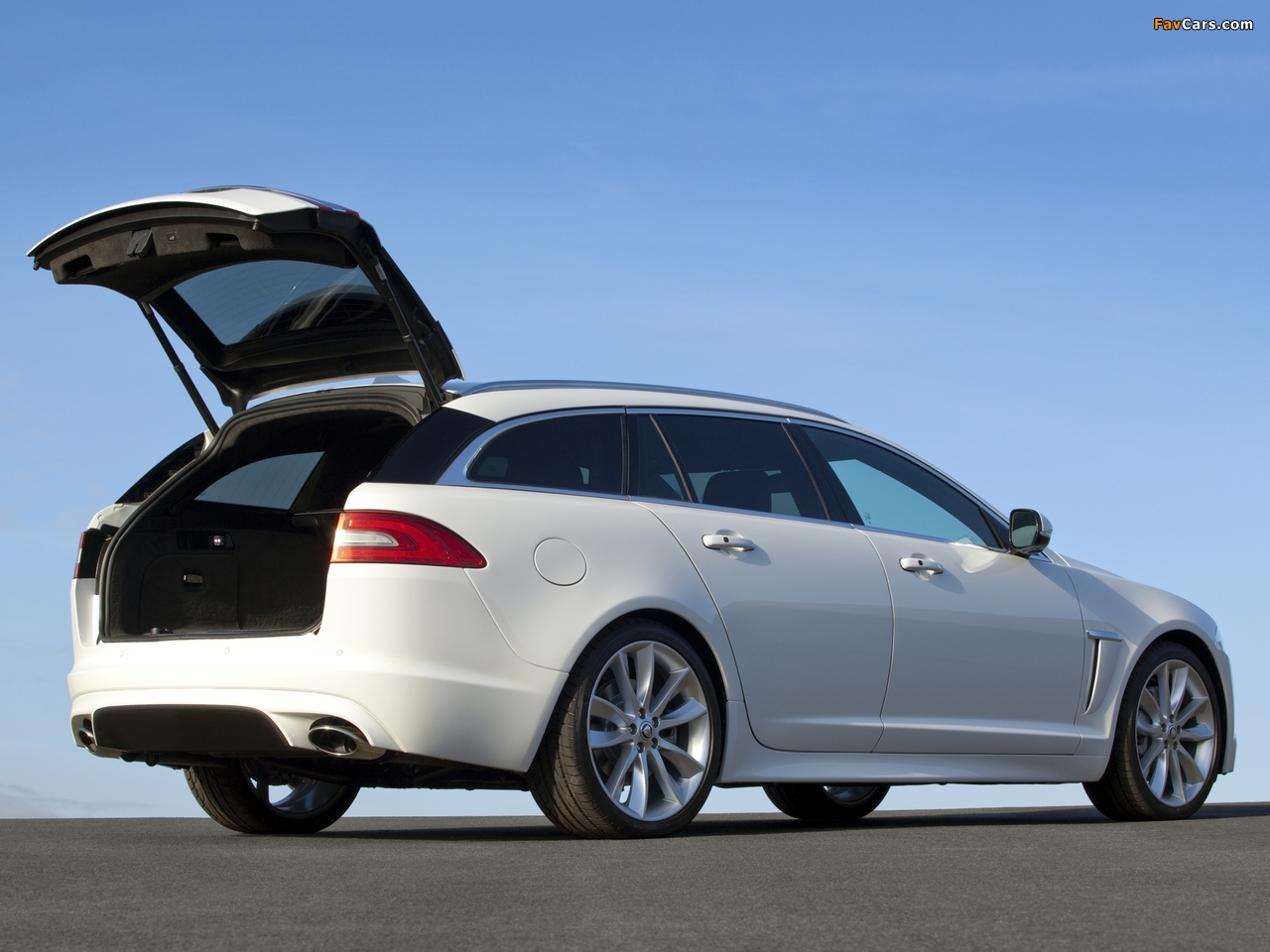 Jaguar XF Sportbrake Option Pack 2012 wallpapers (1280 x 960)