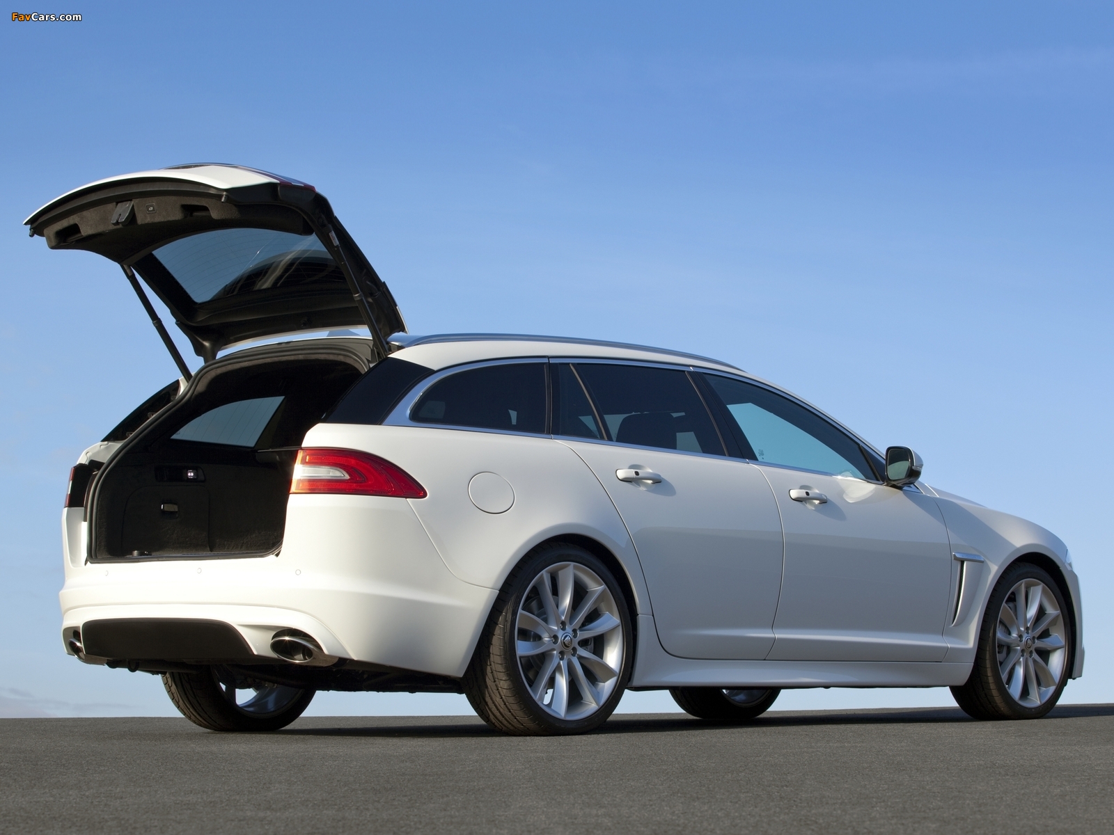 Jaguar XF Sportbrake Option Pack 2012 wallpapers (1600 x 1200)