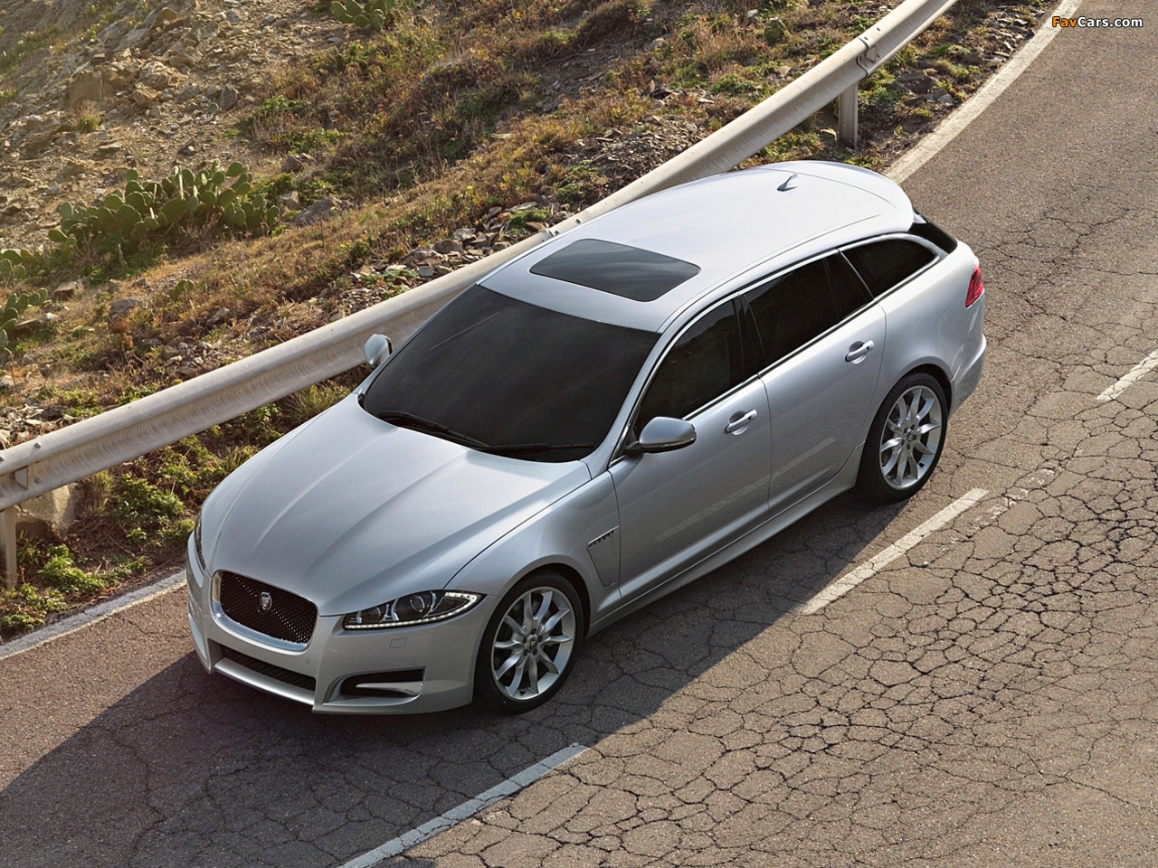 Jaguar XF Sportbrake Option Pack UK-spec 2012 wallpapers (1280 x 960)