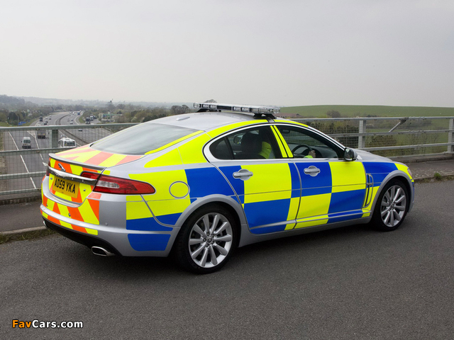 Photos of Jaguar XF Diesel S Police 2009–11 (640 x 480)