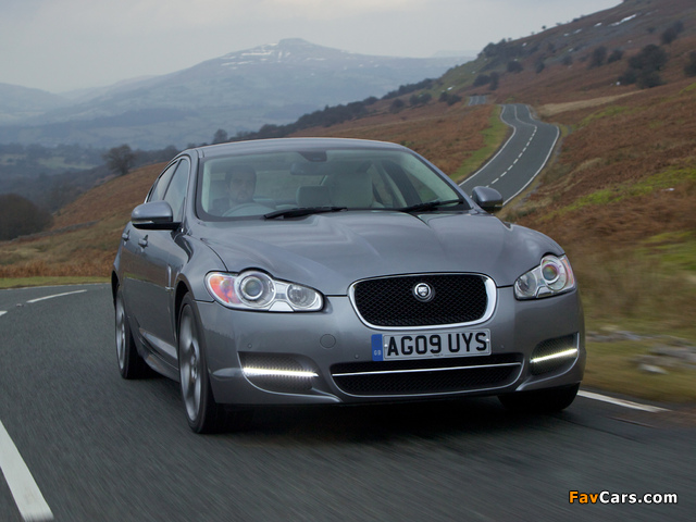 Photos of Jaguar XF Diesel S Option Pack UK-spec 2010–11 (640 x 480)