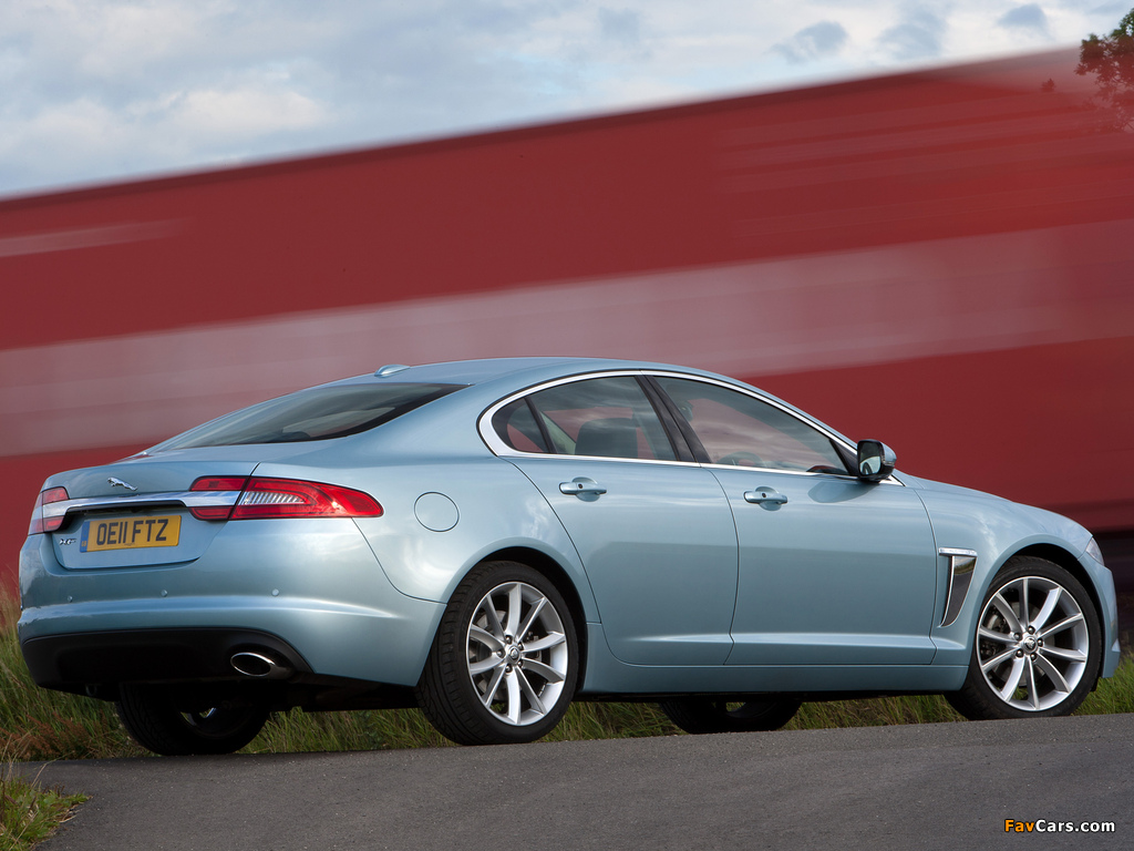 Pictures of Jaguar XF 2.2 Diesel UK-spec 2011 (1024 x 768)