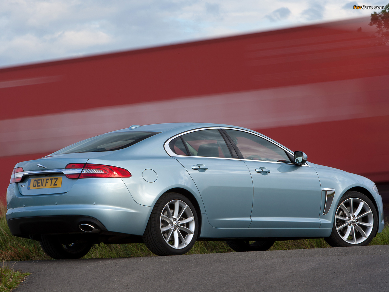 Pictures of Jaguar XF 2.2 Diesel UK-spec 2011 (1280 x 960)