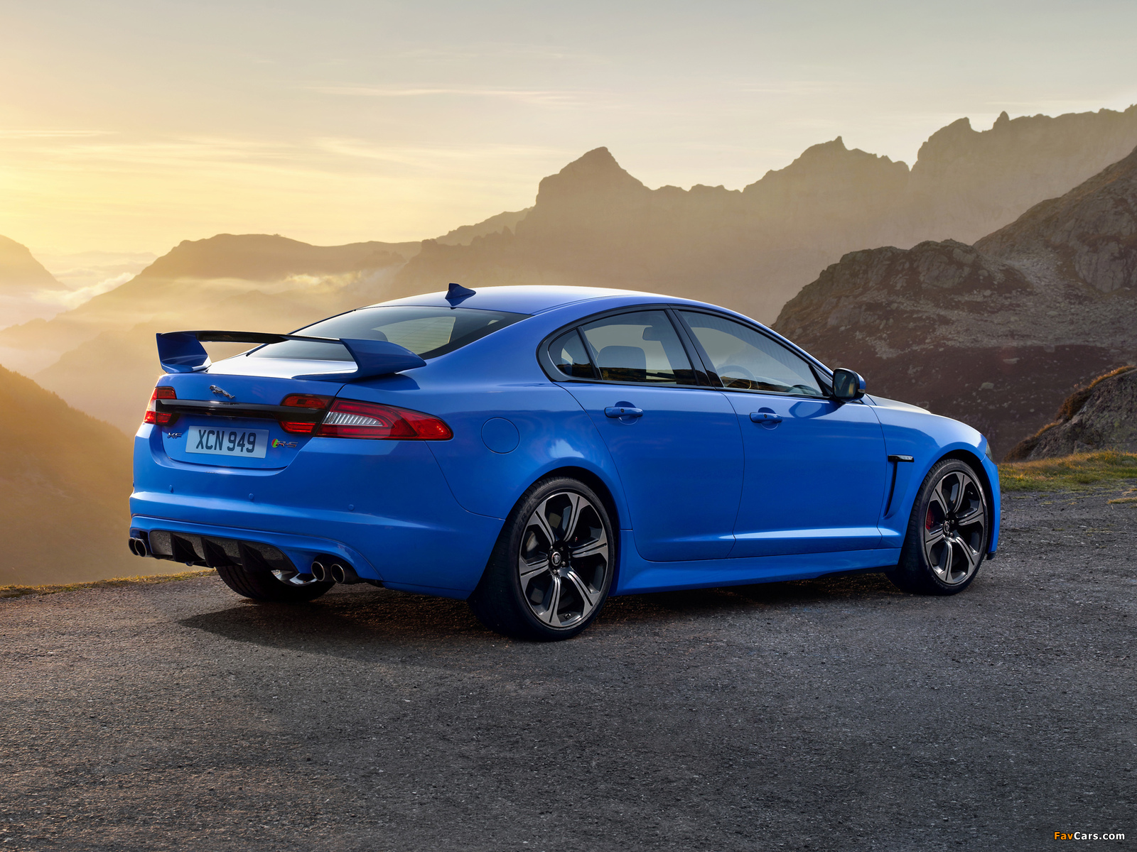 Jaguar XFR-S UK-spec 2013 wallpapers (1600 x 1200)