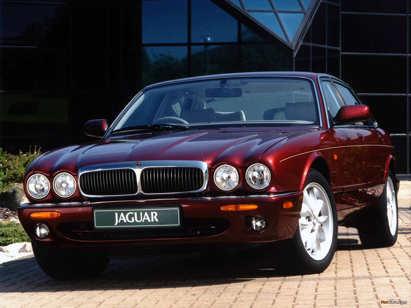 Images of Jaguar XJ8 (X300) 1997–2003 (1600 x 1200)
