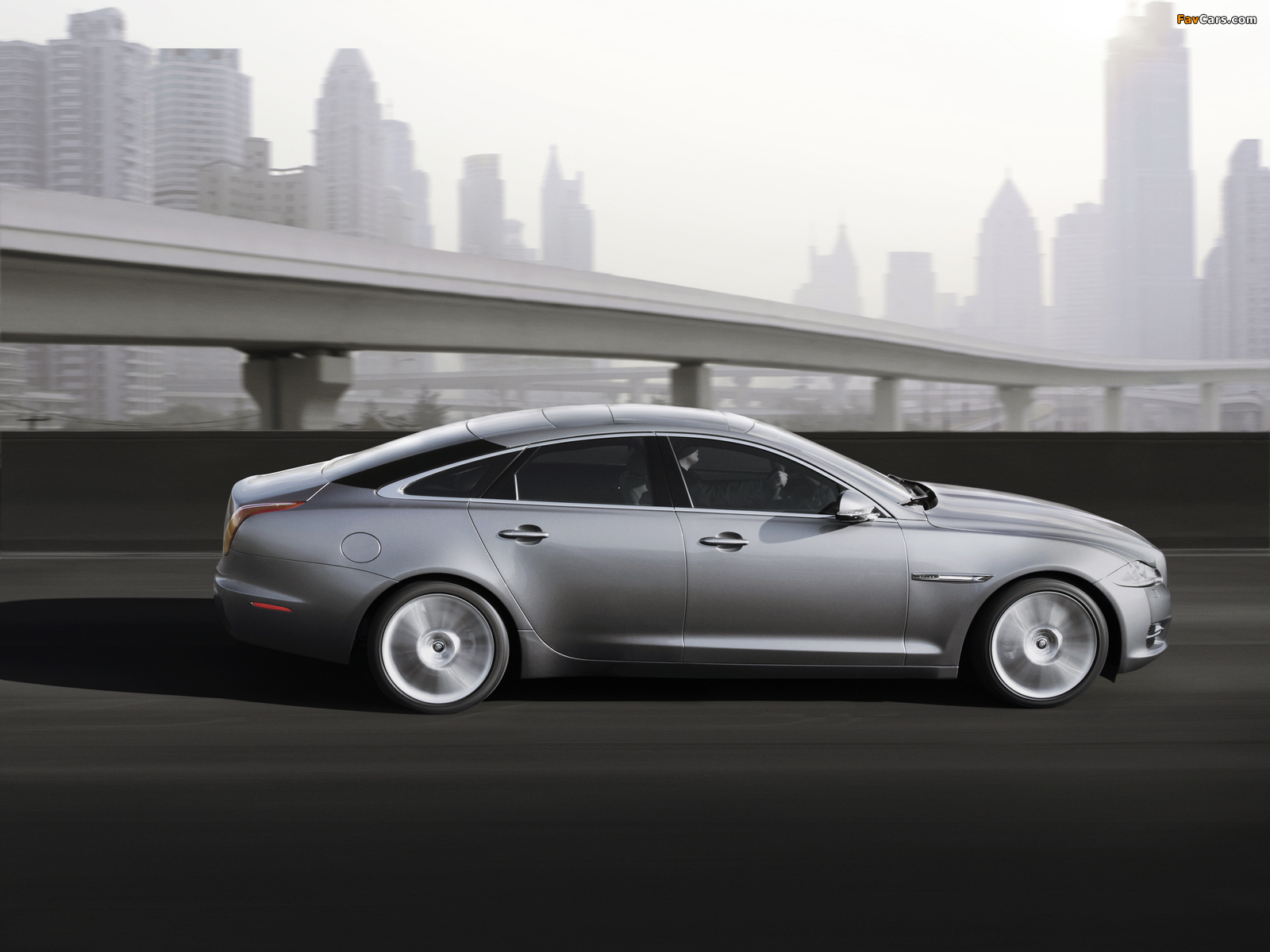 Images of Jaguar XJ (X351) 2009–15 (1600 x 1200)