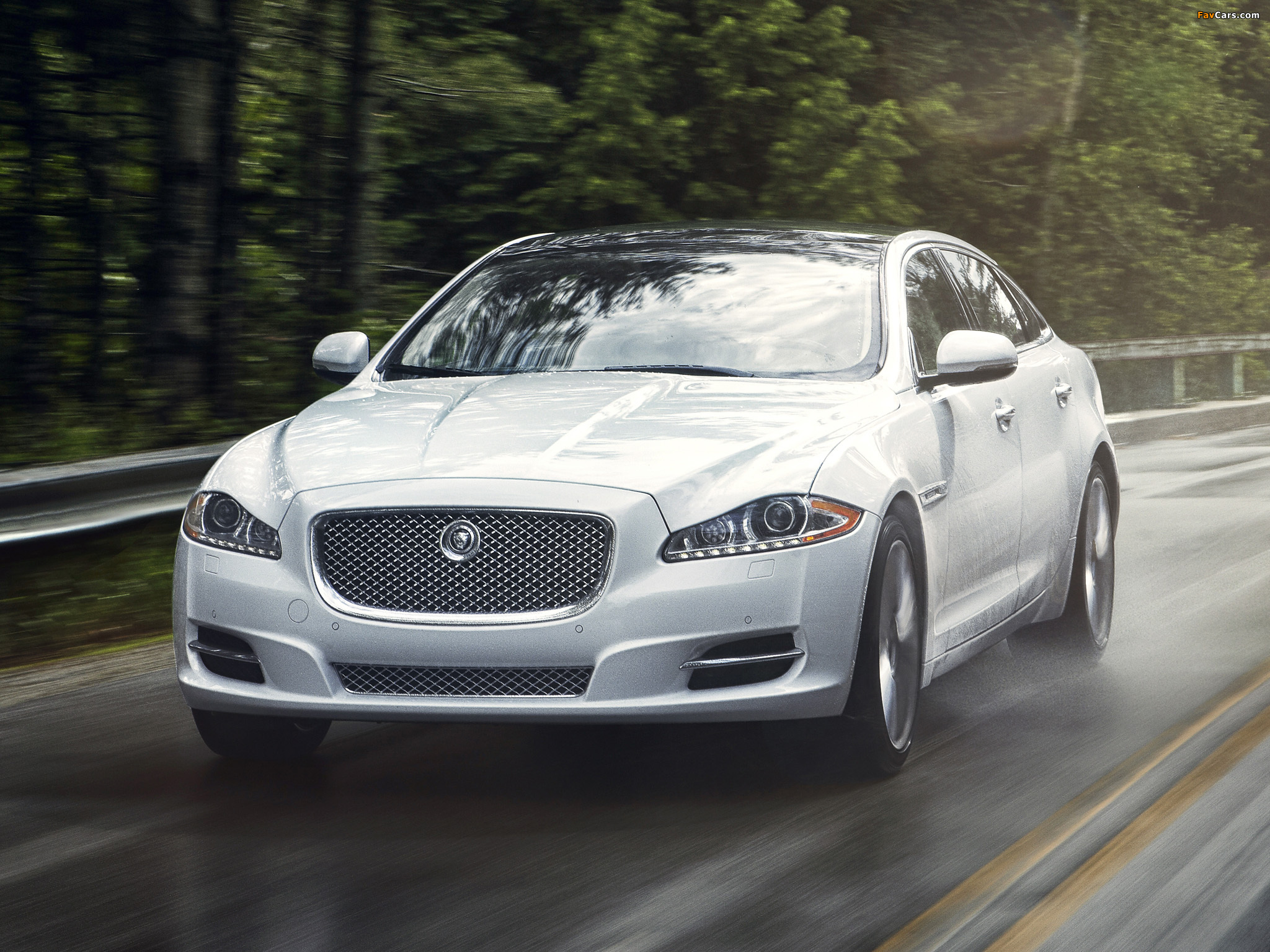 Images of Jaguar XJL AWD US-spec (X351) 2012 (2048 x 1536)