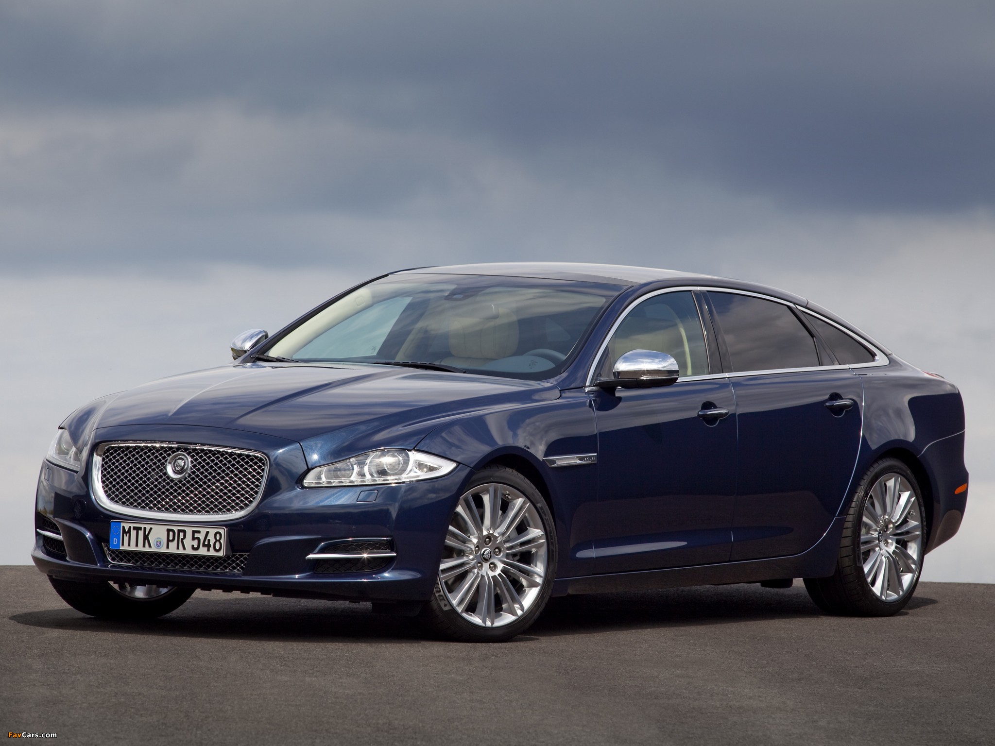 Images of Jaguar XJ Diamond Edition (X351) 2012 (2048 x 1536)