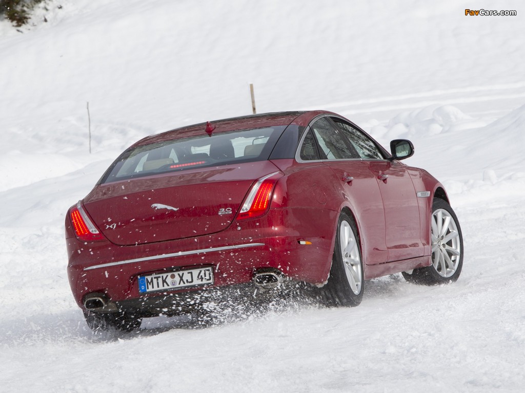 Images of Jaguar XJ AWD (X351) 2012 (1024 x 768)