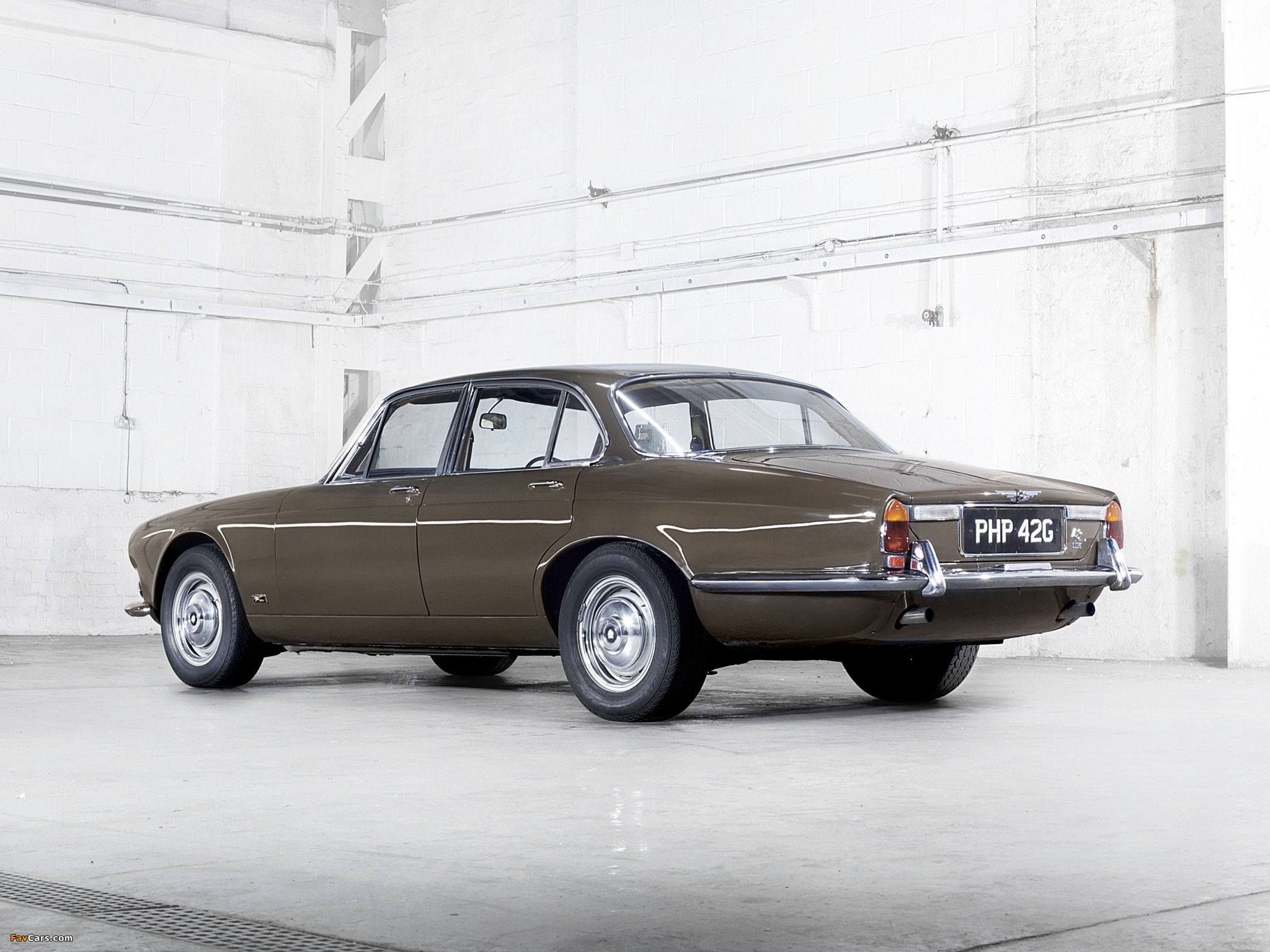 Jaguar XJ (Series I) 1968–73 photos (2048 x 1536)