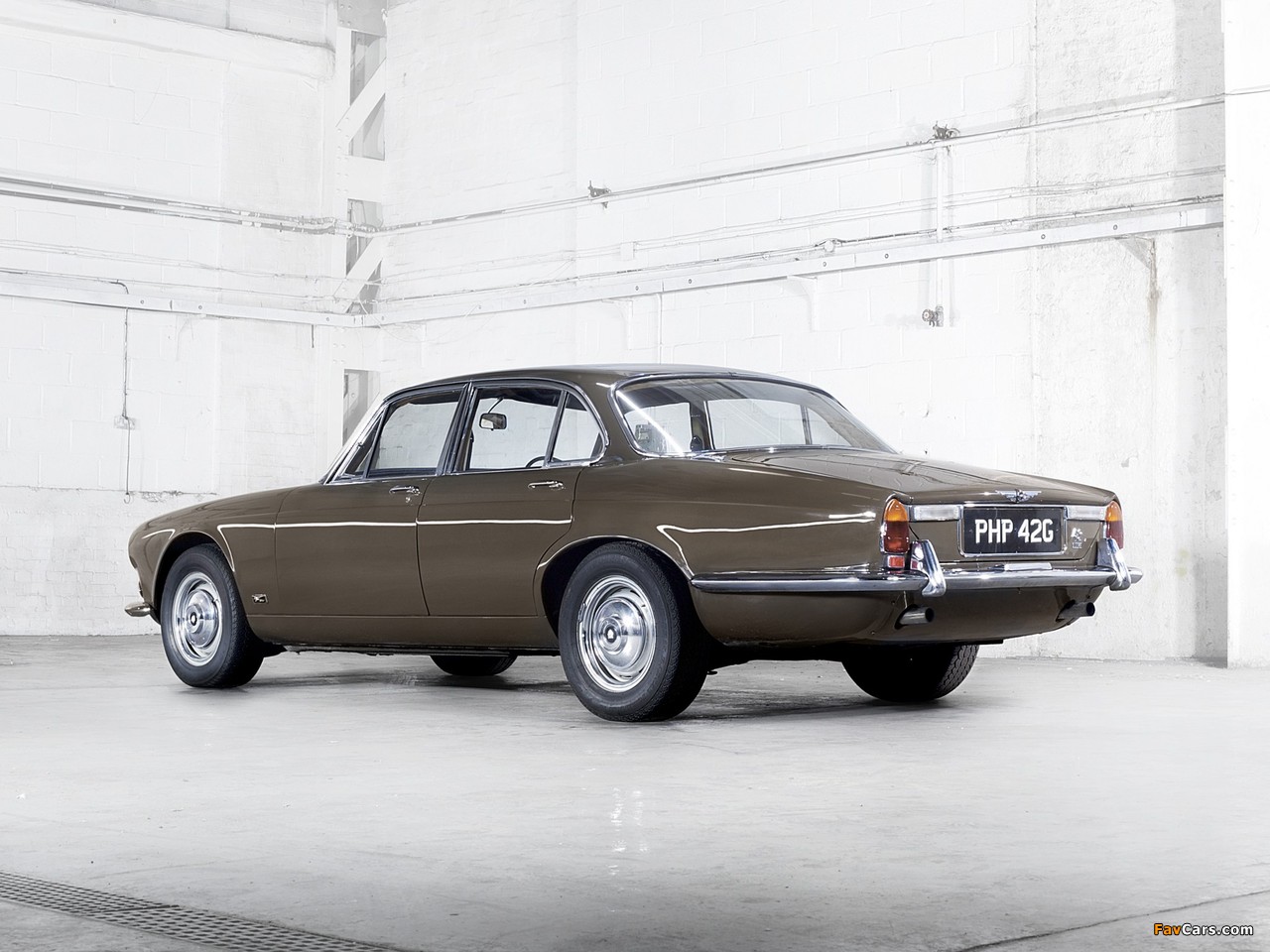 Jaguar XJ (Series I) 1968–73 photos (1280 x 960)