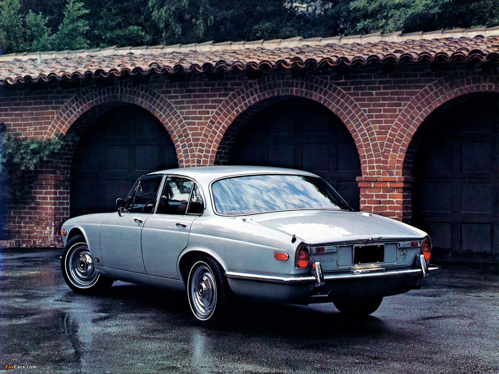 Jaguar XJ6 (Series I) 1968–73 photos (1600 x 1200)