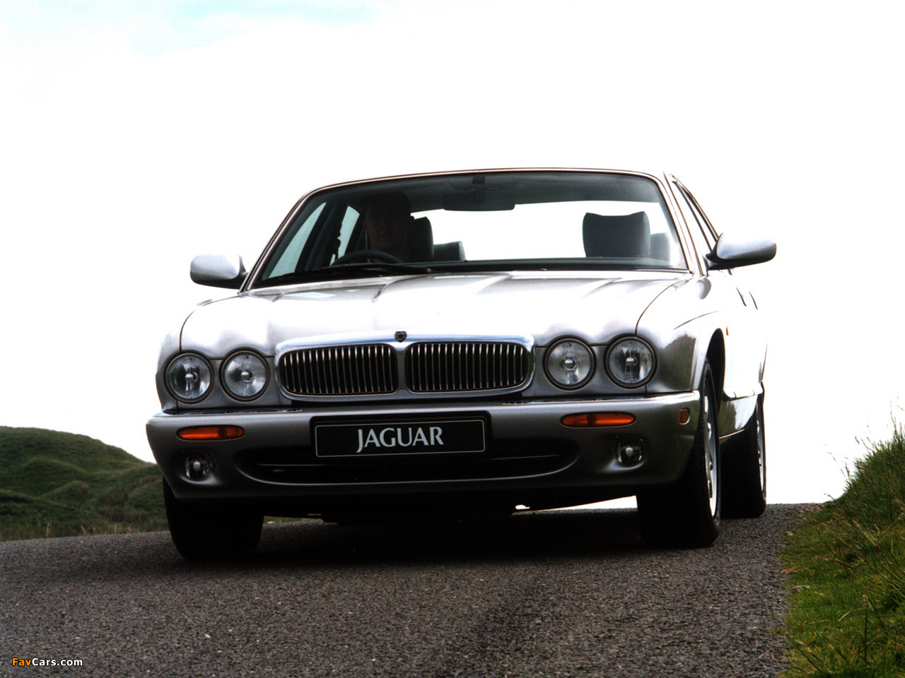 Jaguar Sovereign (X300) 1994–97 images (1280 x 960)