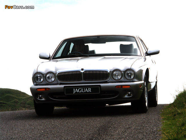 Jaguar Sovereign (X300) 1994–97 images (640 x 480)