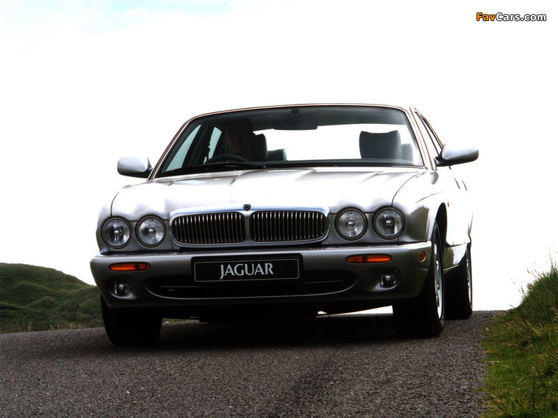 Jaguar Sovereign (X300) 1994–97 images (800 x 600)