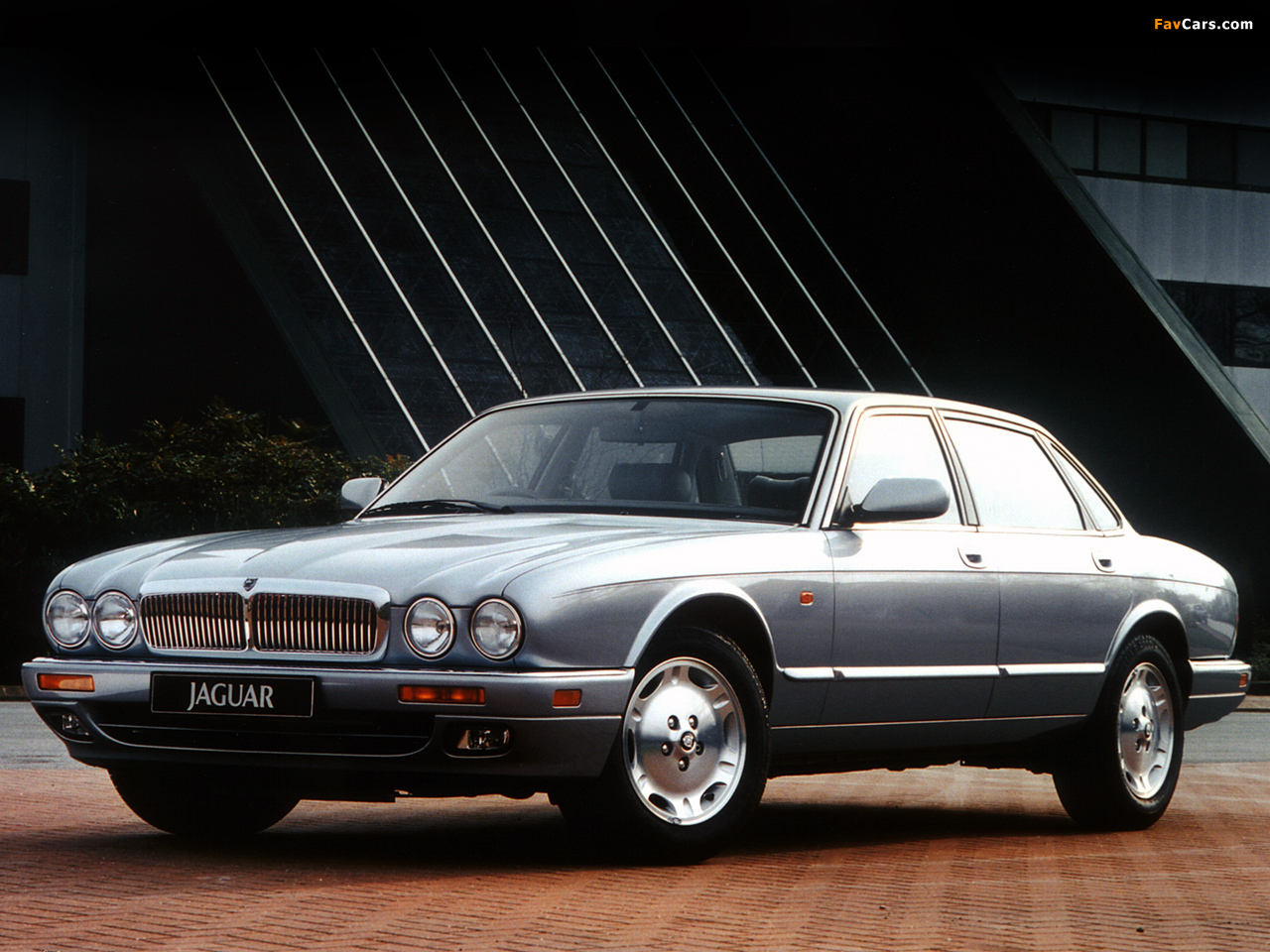 Jaguar XJ Executive (X300) 1994–97 photos (1280 x 960)