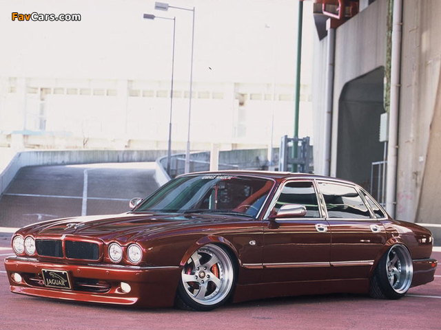 J-Complete Jaguar XJR (X300) 1994–97 photos (640 x 480)