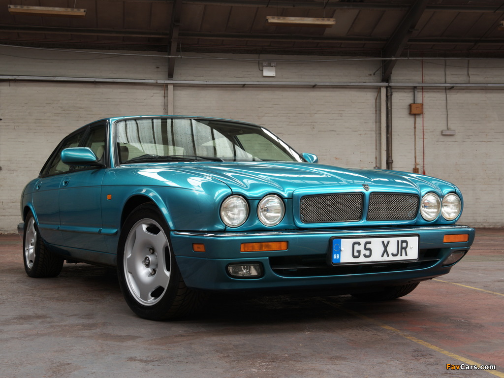 Jaguar XJR (X300) 1994–97 wallpapers (1024 x 768)