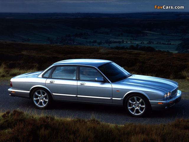 Jaguar XJR (X300) 1994–97 wallpapers (640 x 480)