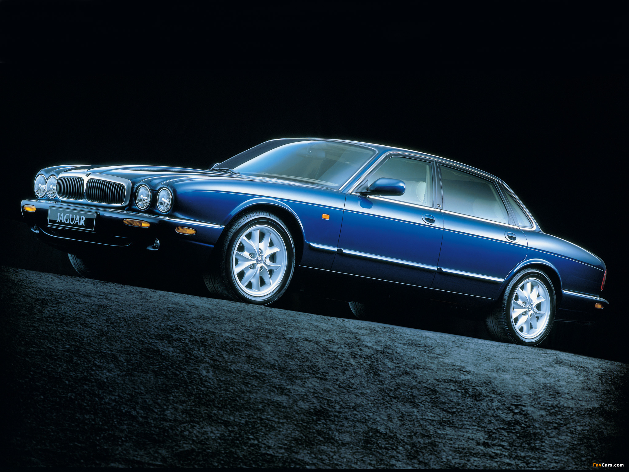 Jaguar XJ8 (X300) 1997–2003 images (2048 x 1536)