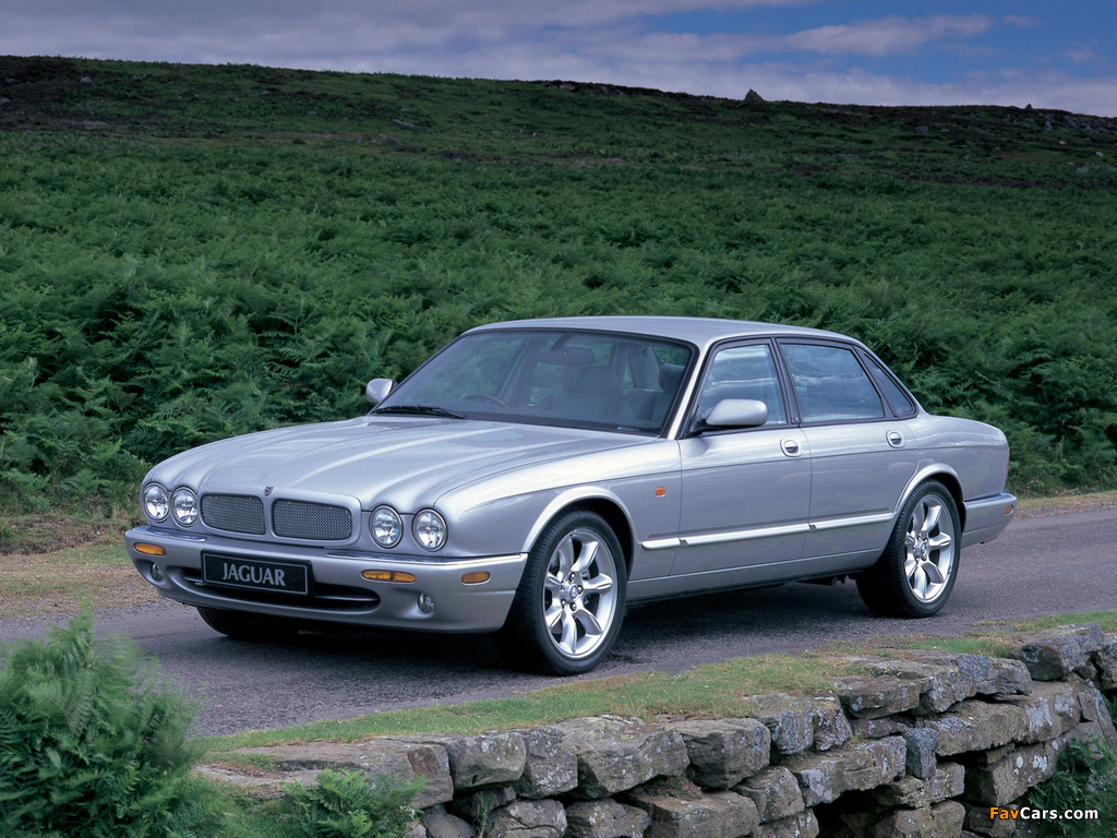 Jaguar XJR (X308) 1997–2003 images (1024 x 768)