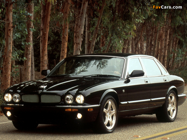 Jaguar XJR US-spec (X308) 1997–2003 photos (640 x 480)