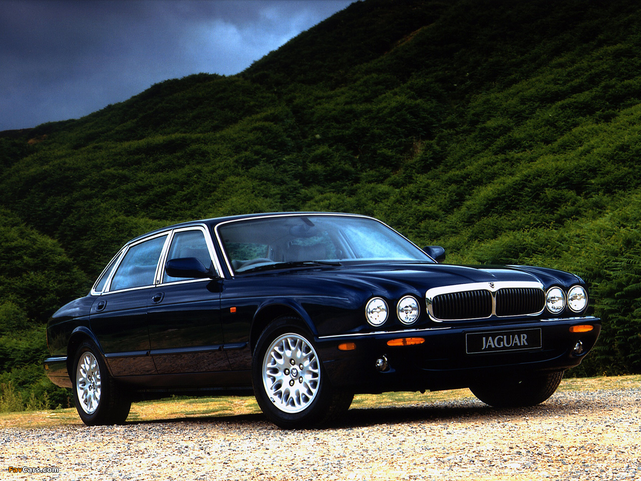 Jaguar XJ8 (X300) 1997–2003 pictures (1280 x 960)