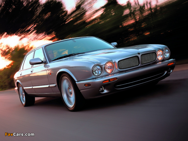 Jaguar XJR (X308) 1997–2003 pictures (640 x 480)