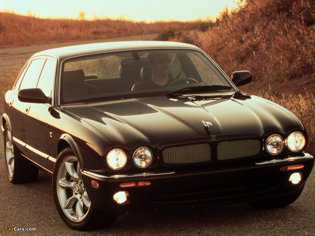Jaguar XJR US-spec (X308) 1997–2003 pictures (1024 x 768)